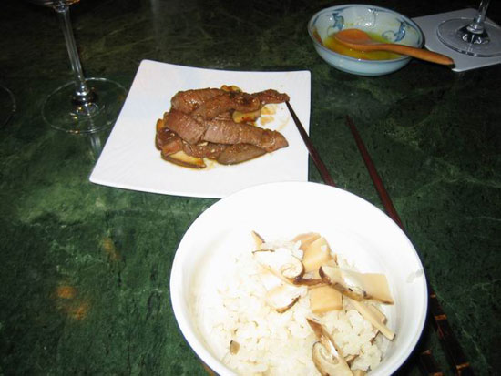 とどめの松茸ご飯、仙台牛の焼肉。